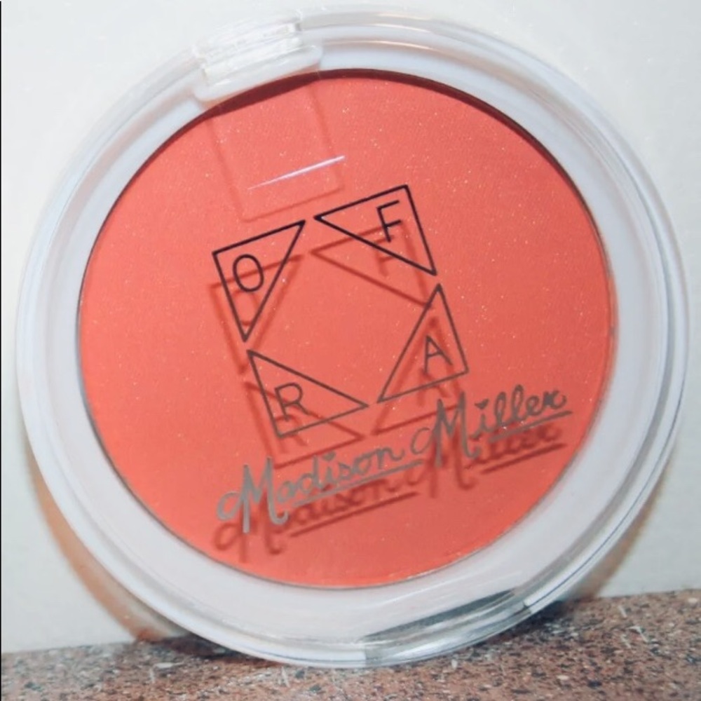 Madison Miller Ofra Peachy Pink Blush w Free 🎁